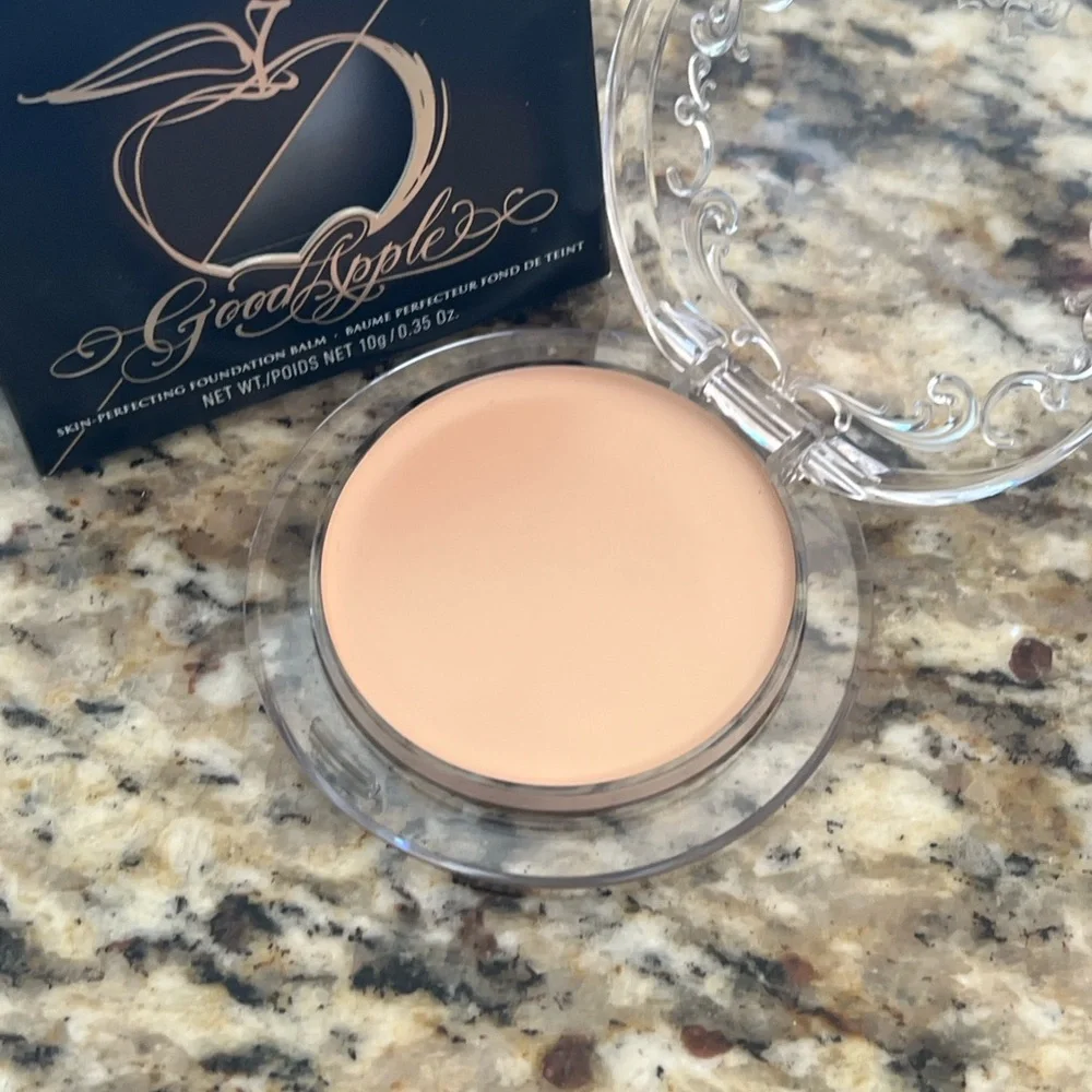 ⚡️💕KVD Light 004 Good Apple Skin-Perfecting Foundation Balm